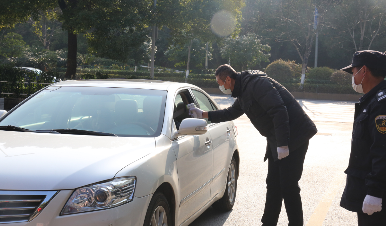 1581296689956418.png 張亞軍測(cè)體溫20200131182949.png