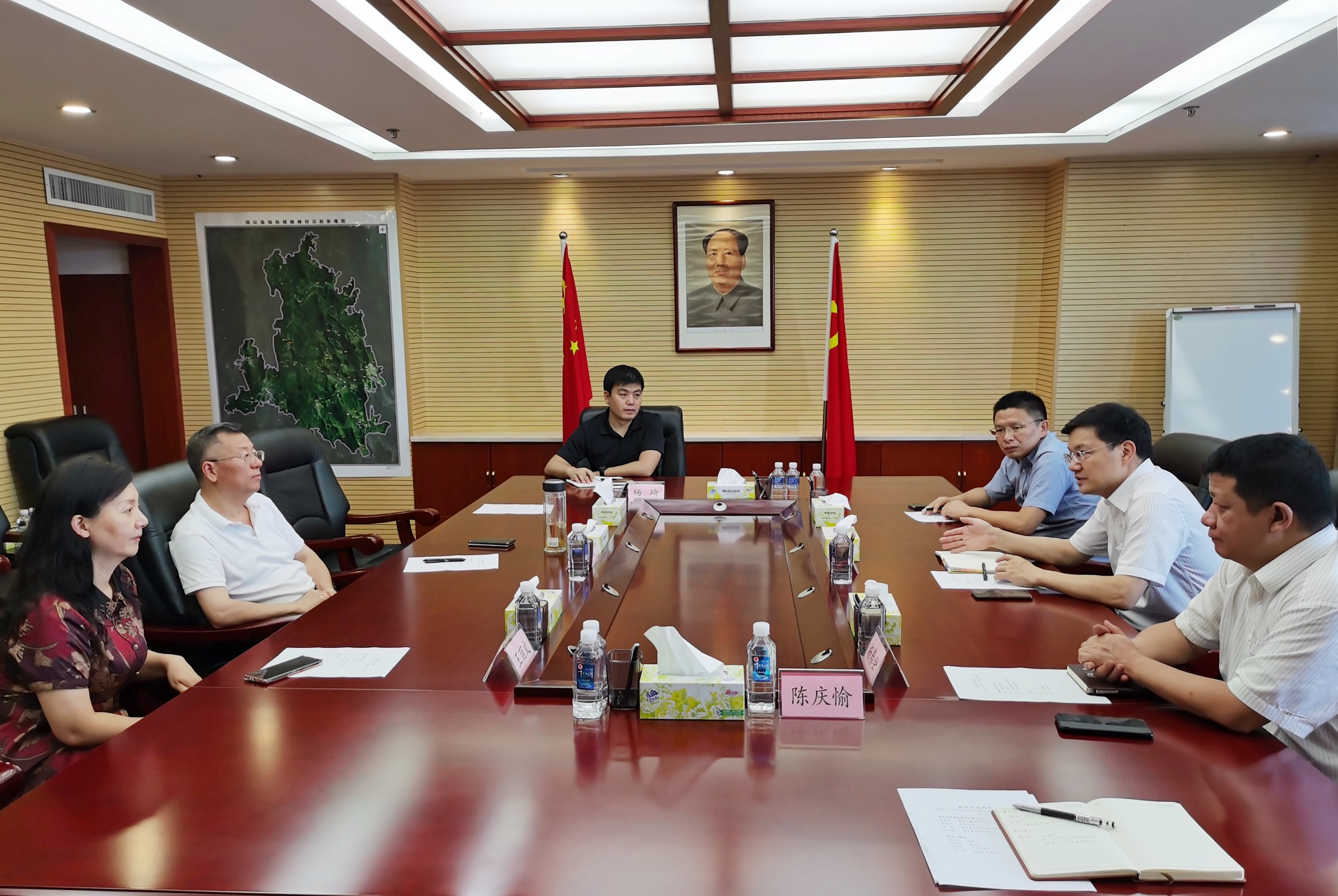 20200807117704.jpg 楊宏偉拜會省委外事辦主任徐正憲_20200807000435_副本.jpg