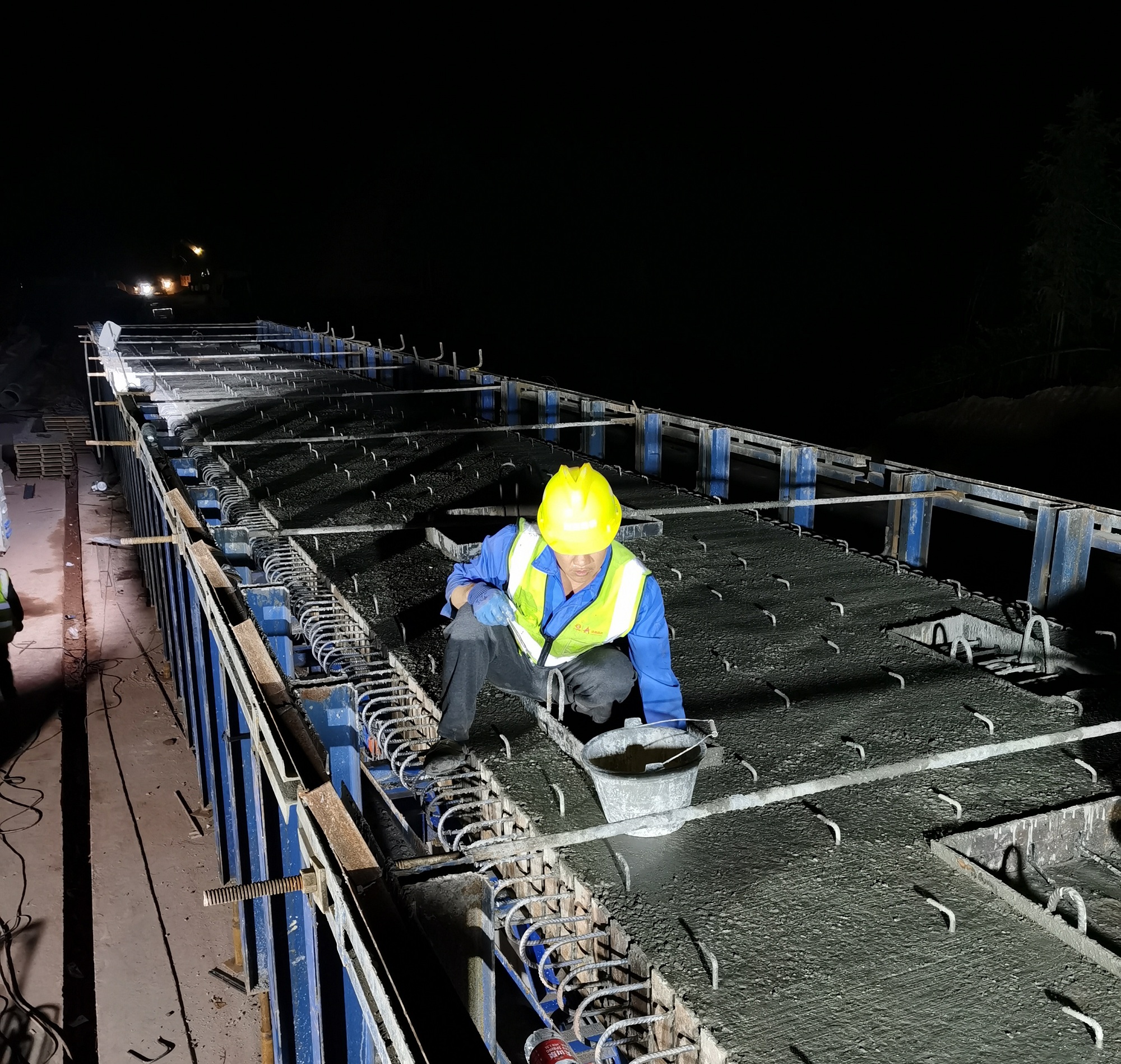 20210406975917.jpg 3靖黎一標首片箱梁_副本.jpg