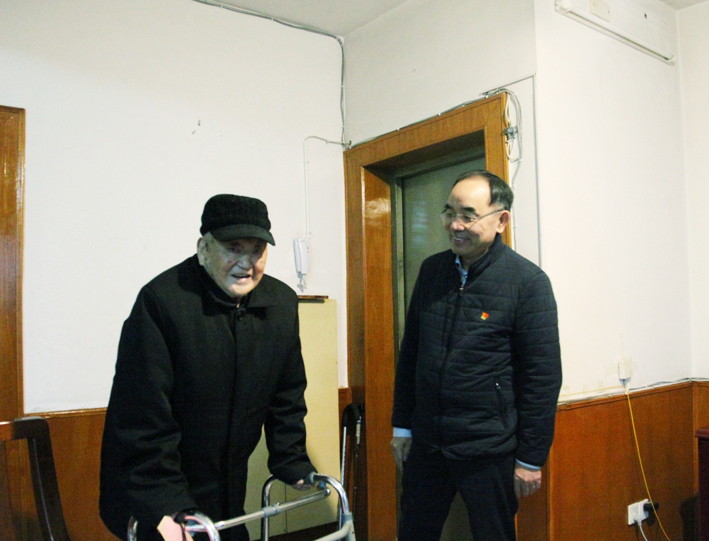 20220209123195.jpg 6王術(shù)飛慰問岳國(guó)民IMG_2002_副本.jpg