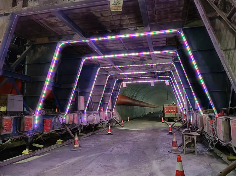 20230328121138.jpg 二襯臺車2.jpg